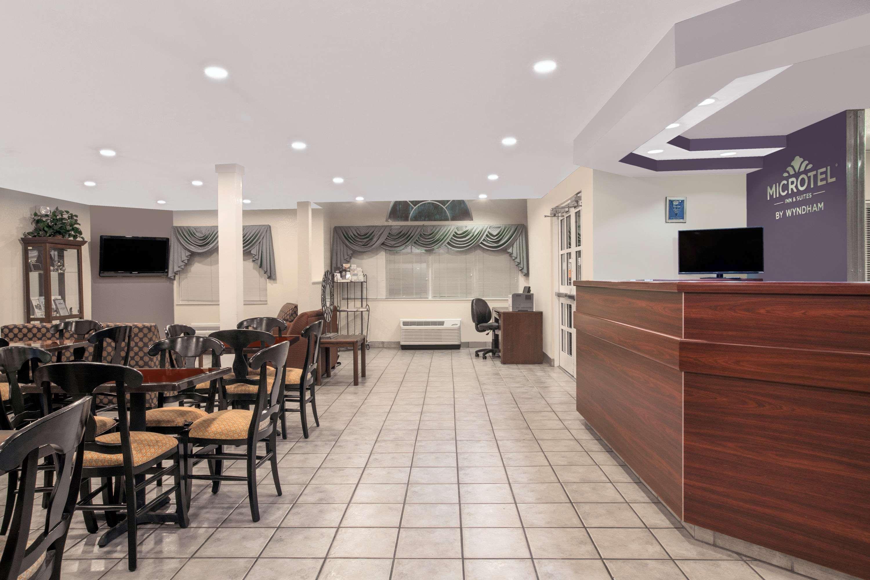 Microtel Inn & Suites - מרידיאן מראה חיצוני תמונה