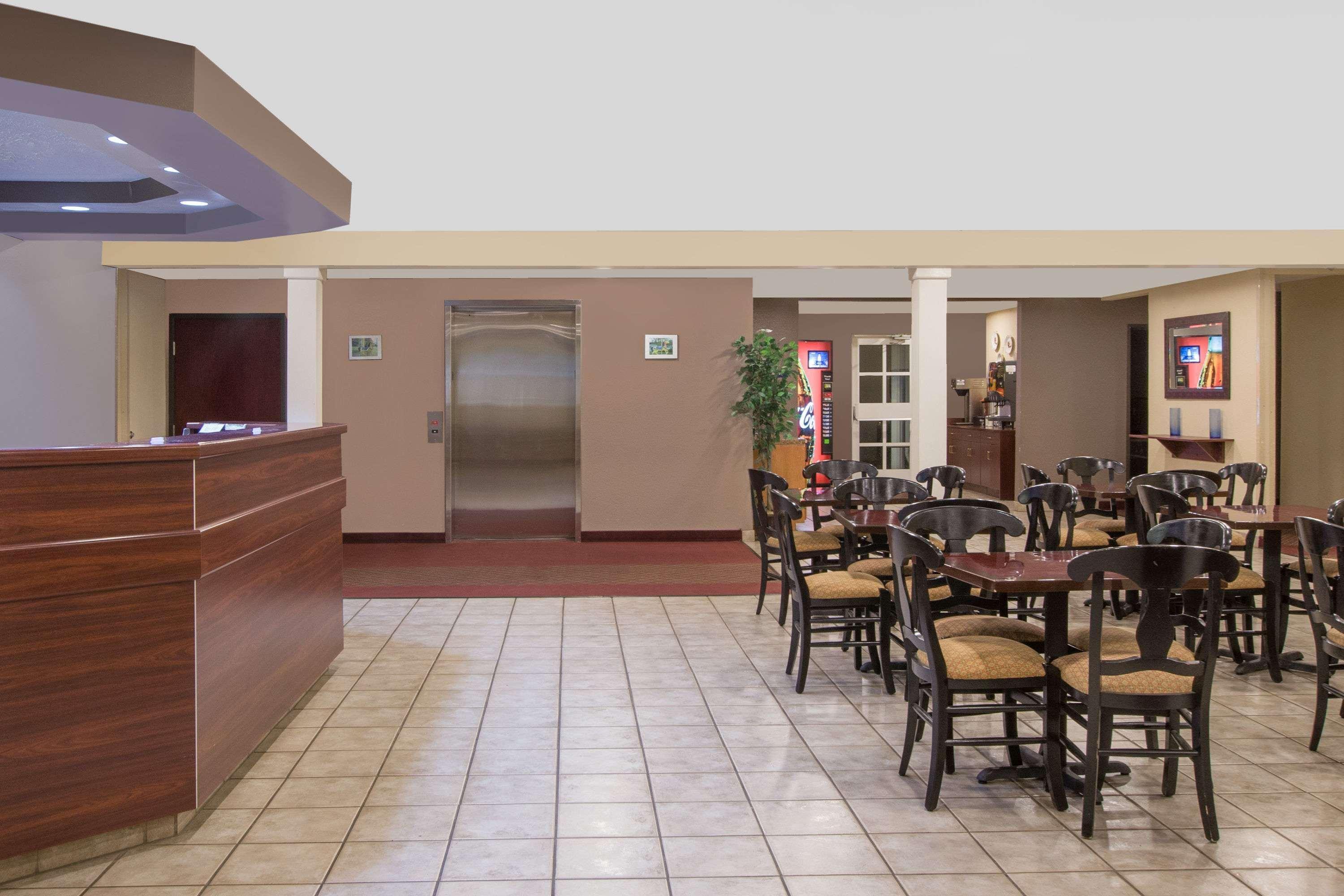 Microtel Inn & Suites - מרידיאן מראה חיצוני תמונה