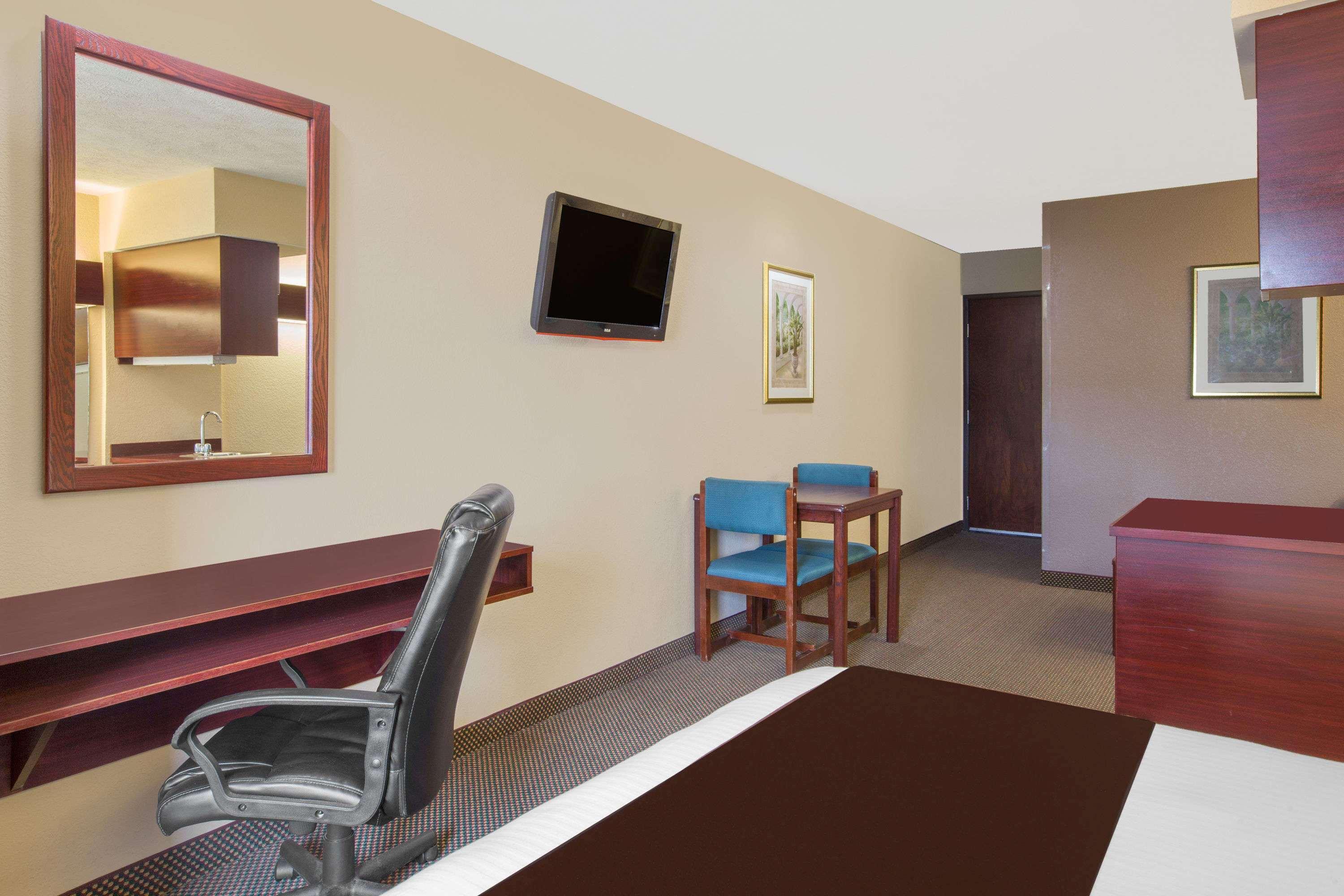 Microtel Inn & Suites - מרידיאן מראה חיצוני תמונה