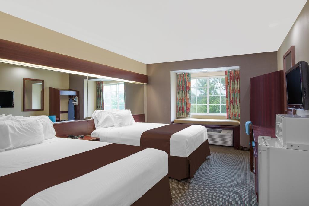 Microtel Inn & Suites - מרידיאן מראה חיצוני תמונה